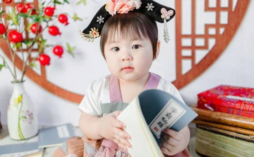 2022年李姓女<a href=https://www.hmzw.com/html/baobao.html target=_blank class=infotextkey>宝宝</a><a href=https://www.hmzw.com/html/mingzi.html target=_blank class=infotextkey>名字</a>大全 虎年有气质的女<a href=https://www.hmzw.com/html/haizi.html target=_blank class=infotextkey>孩子</a>取名宜用字