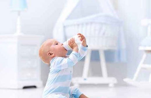 带水带木的男孩<a href=https://www.hmzw.com/html/mingzi.html target=_blank class=infotextkey>名字</a> 高贵大方的男<a href=https://www.hmzw.com/html/baobao.html target=_blank class=infotextkey>宝宝</a>取名合集