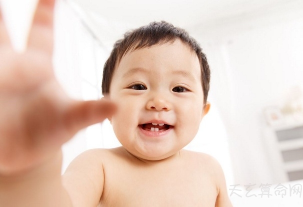 带定字的男孩<a href=https://www.hmzw.com/html/mingzi.html target=_blank class=infotextkey>名字</a>  带定字的男孩<a href=https://www.hmzw.com/html/mingzi.html target=_blank class=infotextkey>名字</a>大全