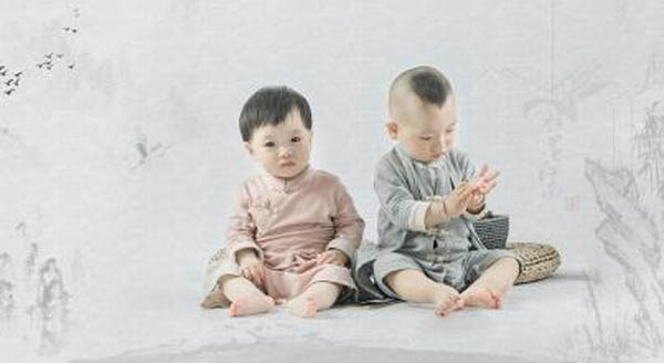 小年出生的男孩如何起<a href=https://m.hmzw.com/html/mingzi.html target=_blank class=infotextkey>名字</a> <a href=https://m.hmzw.com/html/mianfei.html target=_blank class=infotextkey>免费</a>起名