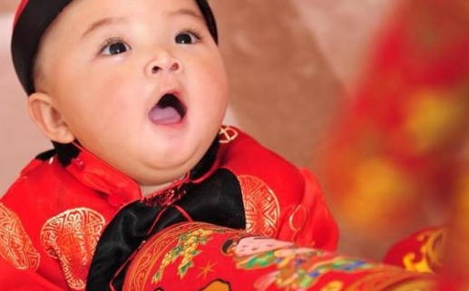 牛年出生的男<a href=https://www.hmzw.com/html/baobao.html target=_blank class=infotextkey>宝宝</a>叫什么 牛年女孩好<a href=https://www.hmzw.com/html/mingzi.html target=_blank class=infotextkey>名字</a>用什么字