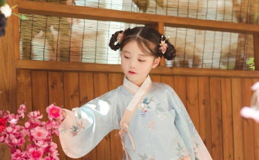 姓杨五行属水属木的女宝宝名字 杨姓大气文艺的女孩名字