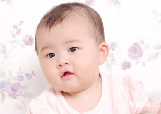 属龙的<a href=https://www.hmzw.com/html/baobao.html target=_blank class=infotextkey>宝宝</a>起名要有气质，男孩可以取威武霸气的<a href=https://www.hmzw.com/html/mingzi.html target=_blank class=infotextkey>名字</a>