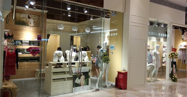 内衣店起什么<a href=https://www.hmzw.com/html/mingzi.html target=_blank class=infotextkey>名字</a>好 内衣店起名大全